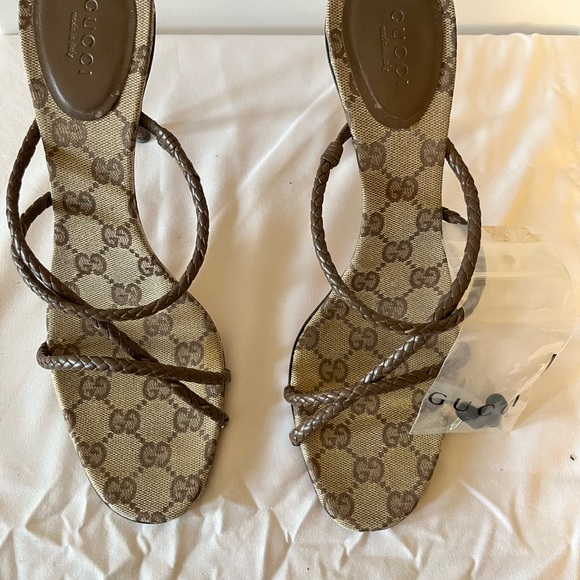 Authentic Gucci monogram sandal. - Picture 4 of 5